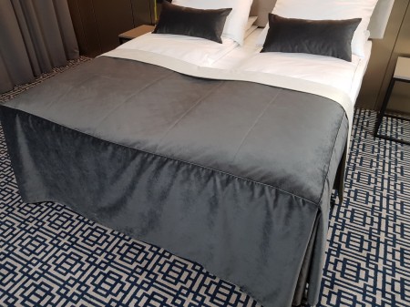 NARZ 310 Narzutka na łóżko rozm. 160x80x45 cm