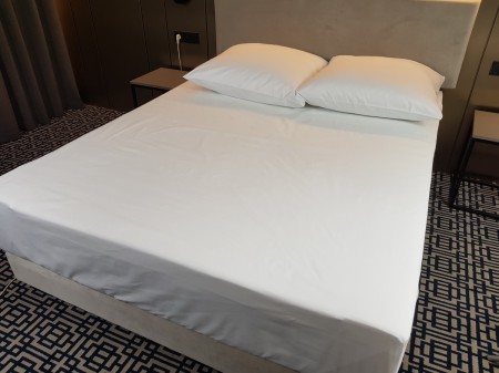 NORIS Prześcieradło białe hotelowe w rozm. 200x240 cm