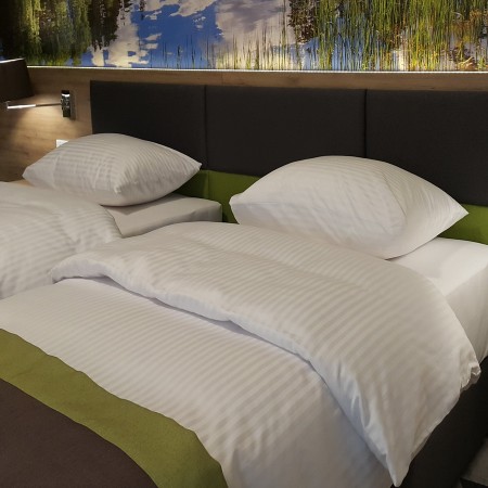 2. Bawełniana pościel w paski  do hotelu.jpg