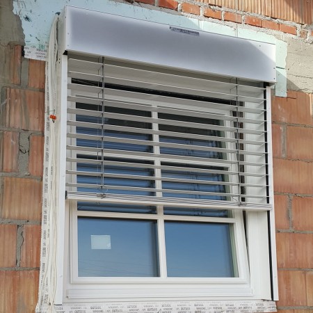 żaluzje fasadowe box