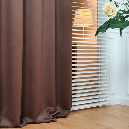 Zasłona zaciemniająca blackout brązowa.
