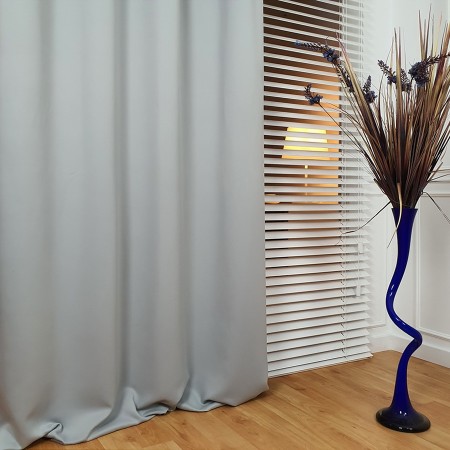 Tkanina zaciemniająca blackout szerokość 150 cm.