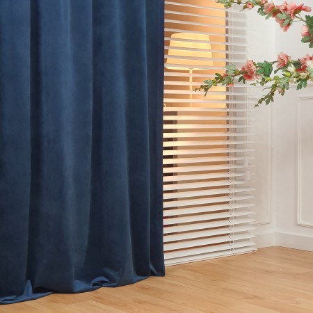 Zasłona półzaciemniająca welurowa.