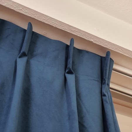 Zasłony z pluszu na wymiar 90x252 cm.