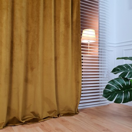 Zasłony musztardowe welurowe do pokoju.