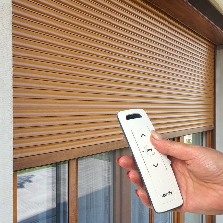 Roleta podtynkowa solido z pilotem.