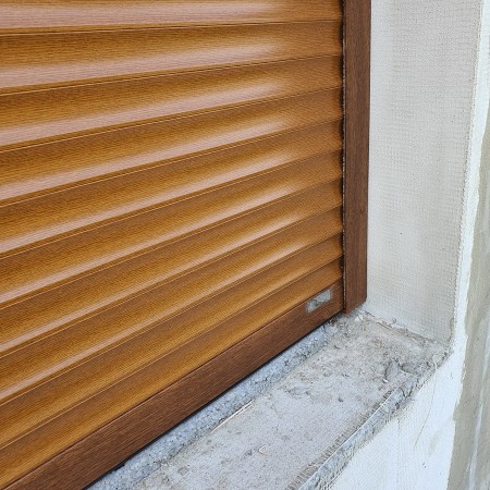 Roleta zewnętrzna podtynkowa elektryczna.