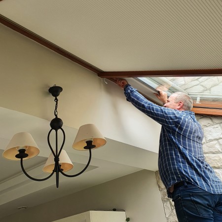 Montaz  rolet zaluzji plis dachowych.jpg