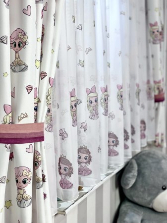 Firana z motywem dzieciecym do pokoju