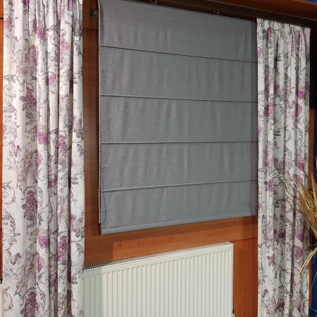 Roleta rzymska duo na pół mechanizmie.