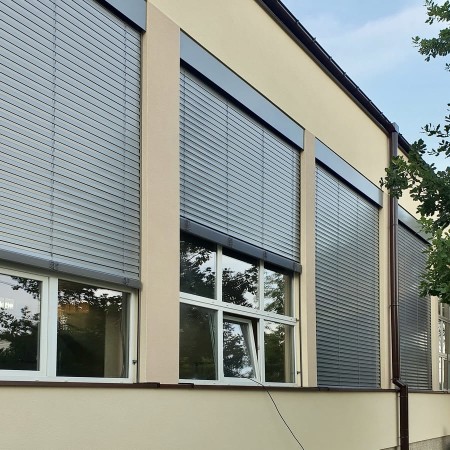 Zaluzja fasadowa w prowadnicach