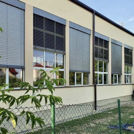 Zaluzje fasadowe hala sportowa