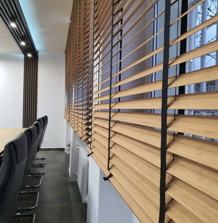 Żaluzje bambusowe - do biura.