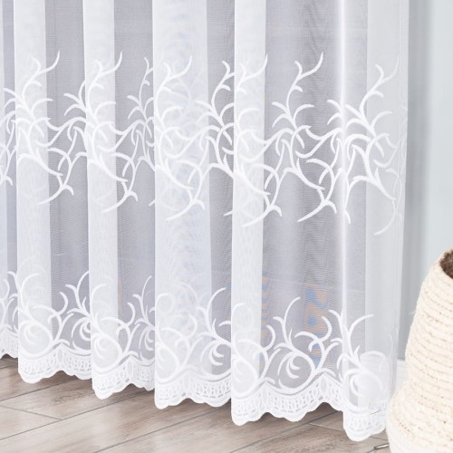 Przejdź do produktu Firanka żakardowa gotowa ze wzorem pasowym u dołu 500x245 cm MAG623. Na wymiar