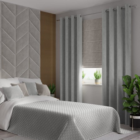 gotowa zaslona welwetowa