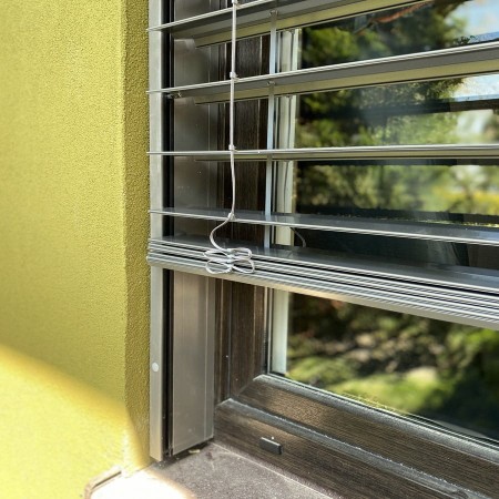 Żaluzje fasadowe na elewacji.jpg