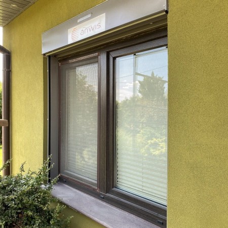 Żaluzje fasadowe podtynkowe montaz w steropianie.jpg