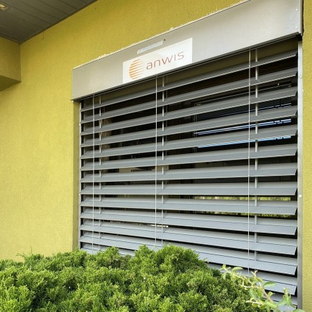 Żaluzje fasadowe podtynkowe montaz.jpg