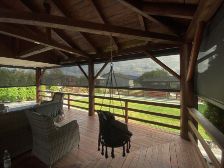 Przezroczyta roleta na taras od wiatru.JPG