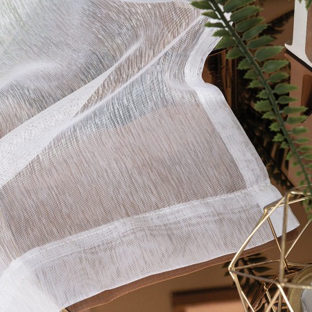 firanka na taśmie do salonu