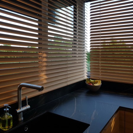 Żaluzja drewniana bambusowa do kuchni.