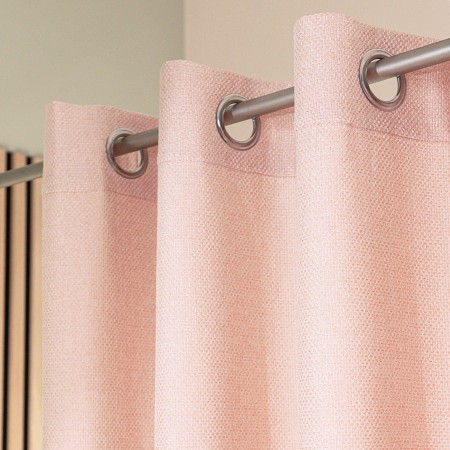 zaslona na przelotkach do pokoju