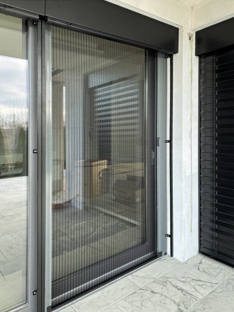 Moskitiera plisowa szara do okna HS.JPG