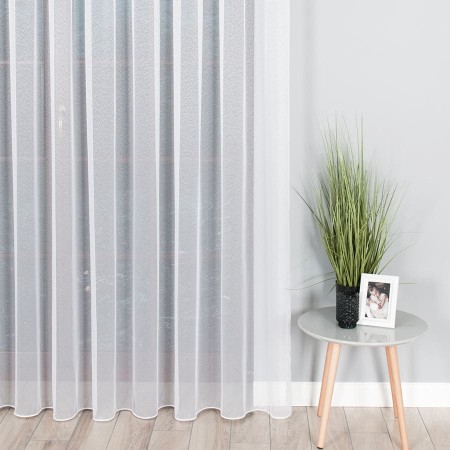 firanka gotowa na tasmie