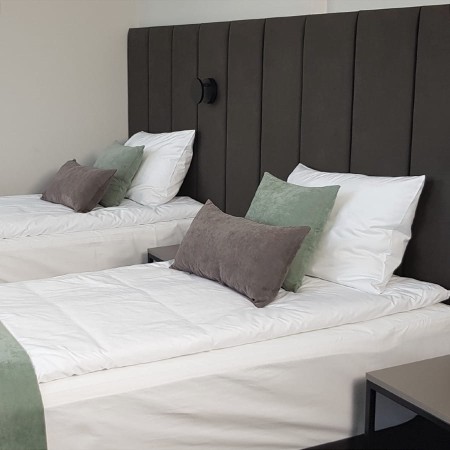 Ozdobna poszewka na poduszkę w rozm. 30x60 cm