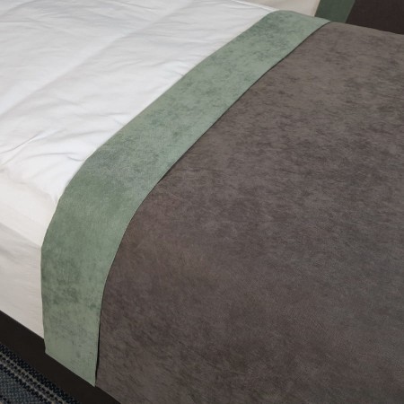 PAS 323 Narzutka na łóżko do pokoju