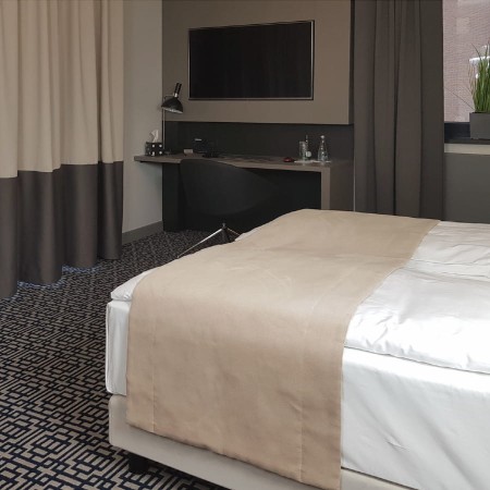 PAS 311 Pasaż na łóżko w rozm. 160x65 cm