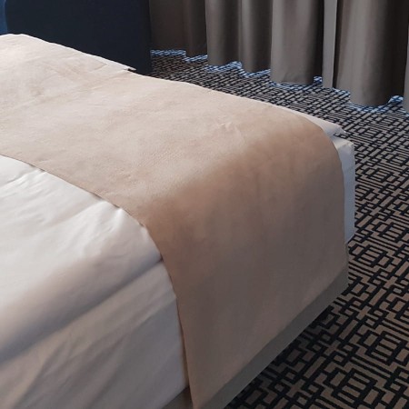 PAS 311 Pasaż na łóżko w rozm. 160x65 cm