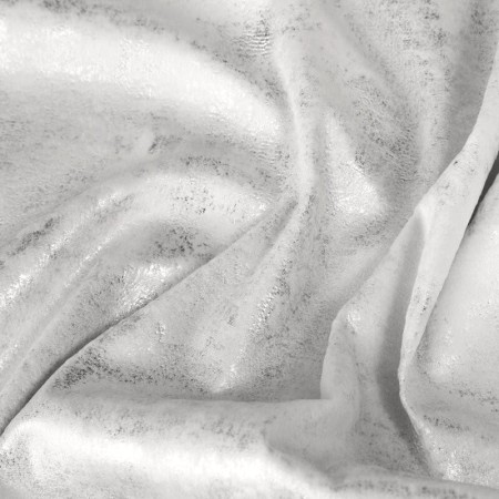 gotowa zaslona na tasmie do pokoju