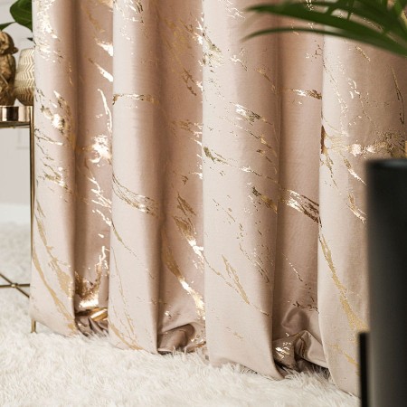 welwetowa zaslona na tasmie