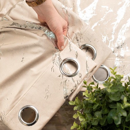 zaslona na przelotkach do sypialni