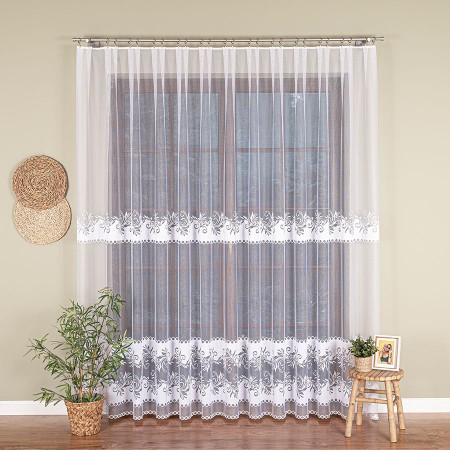 firanka na tasmie ze wzorem