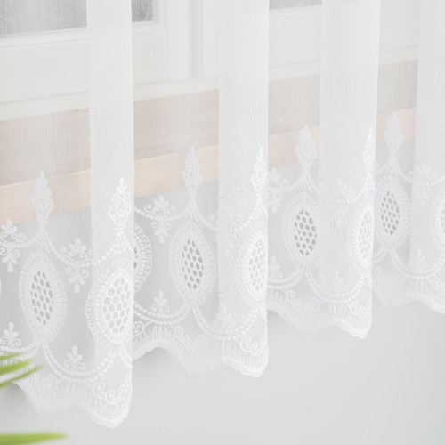 Przejdź do produktu Firanka haftowana biała z pasowym wzorem na dole wysokość 180 cm 123946