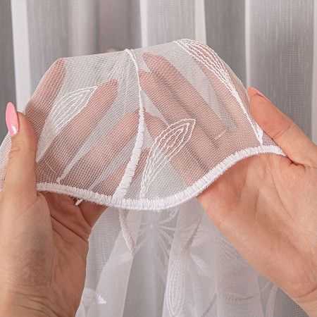 firanka haftowana w kwiaty