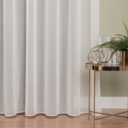 dekoracyjna-firanka-na-tasmie