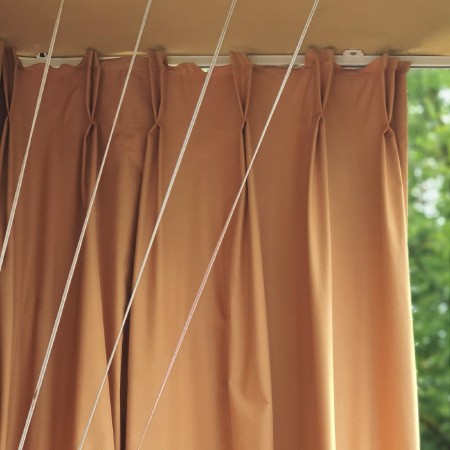 Karnisz na balkon