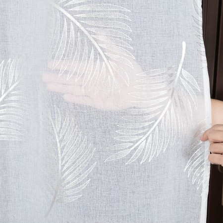 firanka na tasmie do salonu