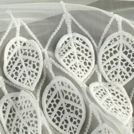 firanka na przelotkach do pokoju