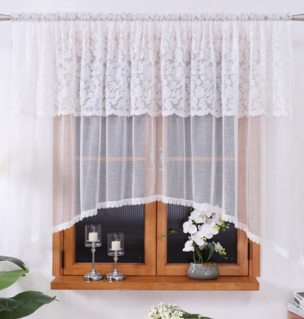 Firana-gotowa-na-tasmie-marszczacej