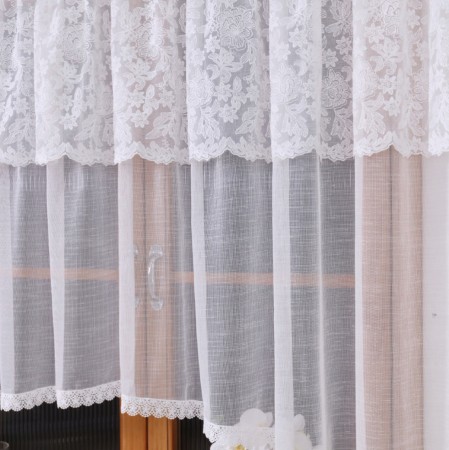 Firana-gotowa-z-haftem-na-tasmie