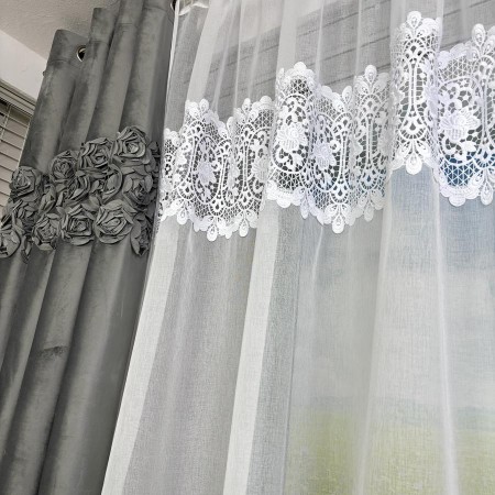 firanka-na-tasmie-z-koralikami