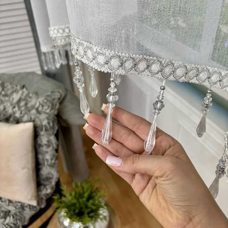 firanka-dekoracyjna-na-tasmie