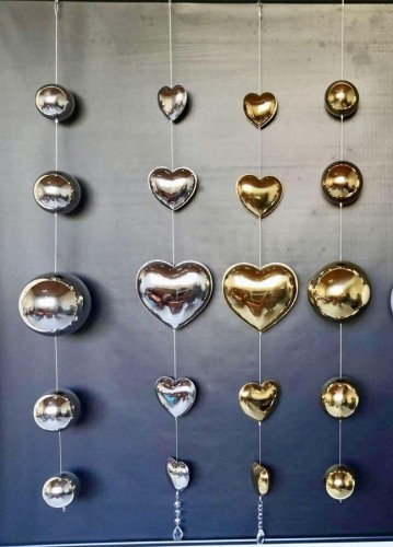 Przejdź do produktu Girlanda srebrnych kul dekoracyjnych długość 100 cm AR15