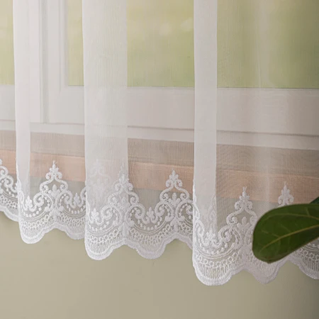 firanka-haftowana-krotka