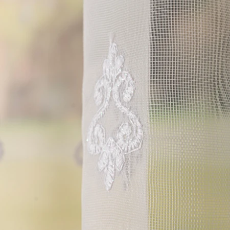 firanka-z-pasowym-wzorem