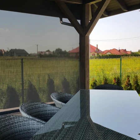 Roleta typu screen 460x300 cm.